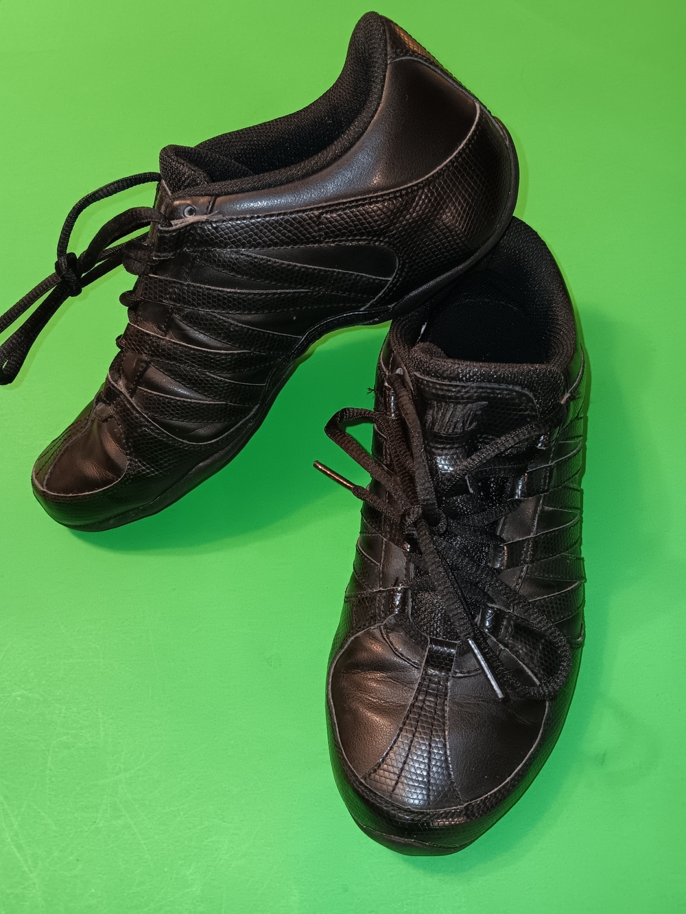 Nike Musique IV 4 Dance/Cheer Black Leather Sneakers (324751-011)Women's Size 7